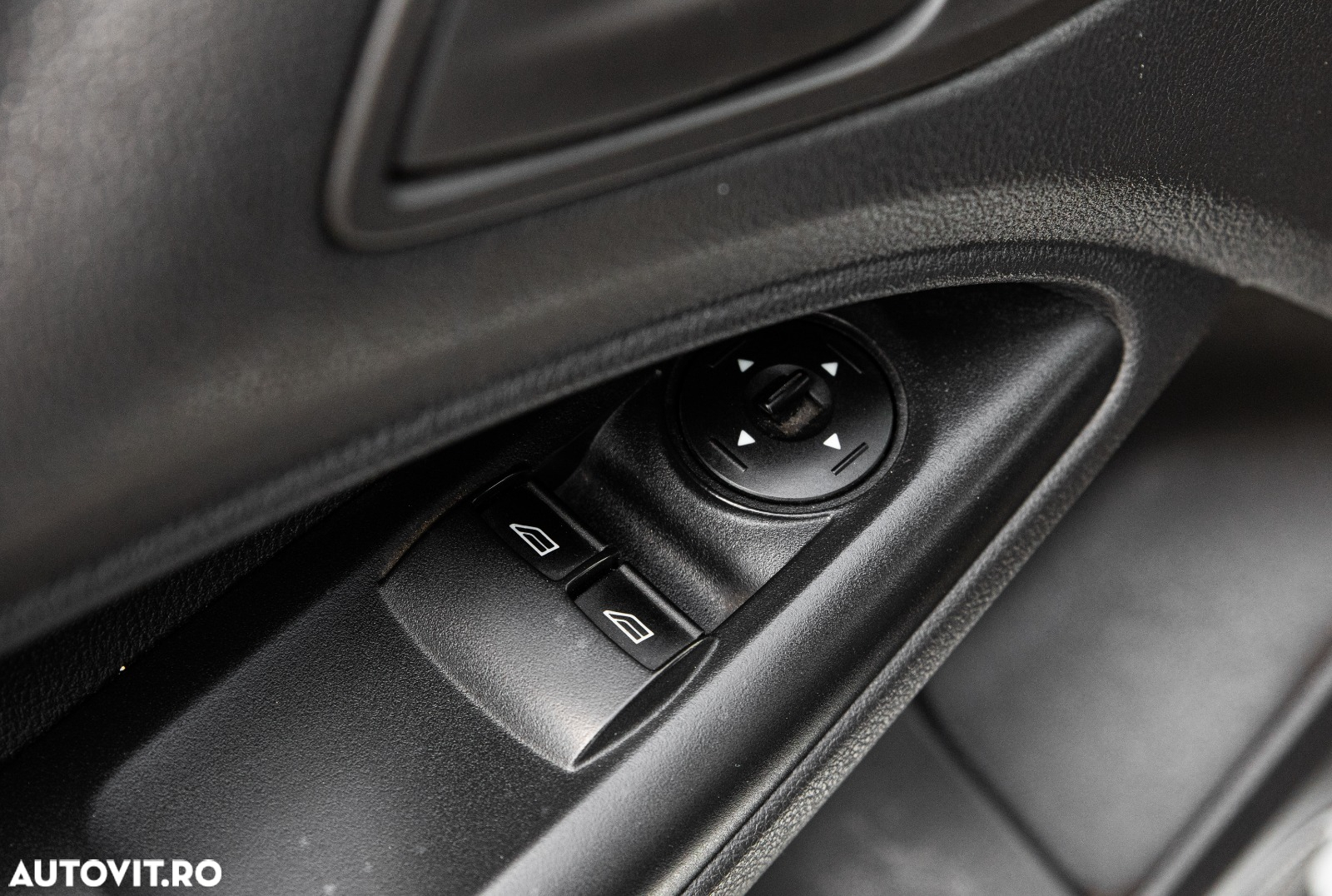 Ford Tourneo conect - 15