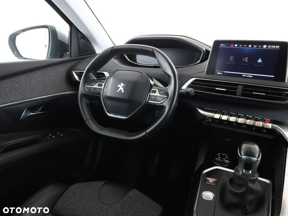 Peugeot 3008 1.2 PureTech Allure Pack S&S - 17
