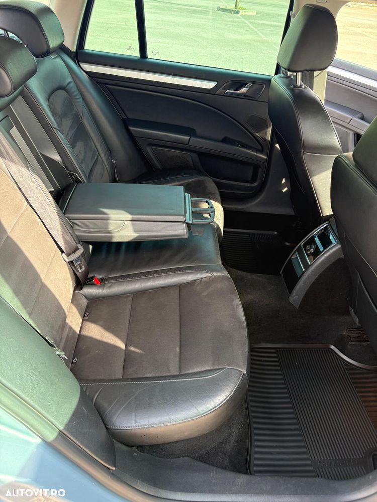 Skoda Superb 2.0 TDI Elegance DSG - 5