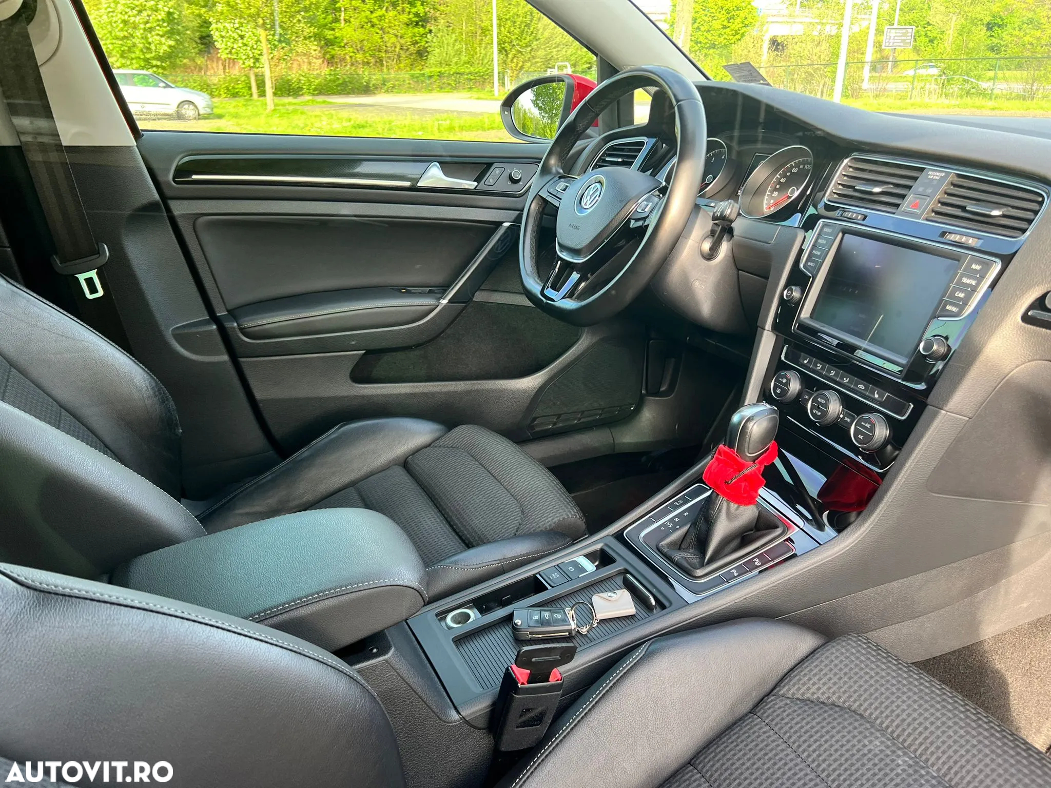 Volkswagen Golf 1.4 TSI BlueMotion Technology DSG Comfortline - 24