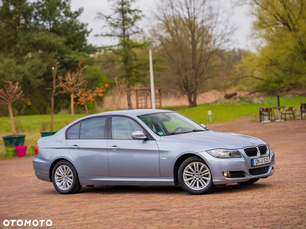 BMW Seria 3 318i Edition Exclusive - 4