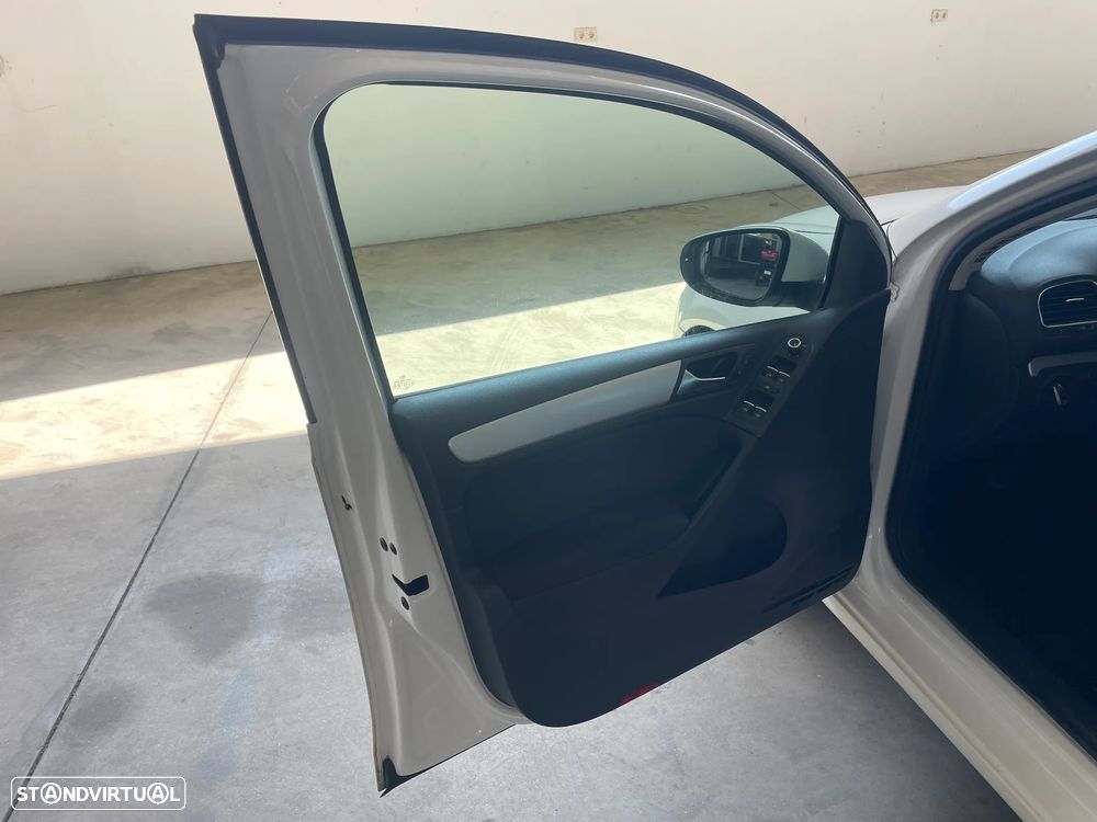 VW Golf 2.0 TDi DPF Style - 9
