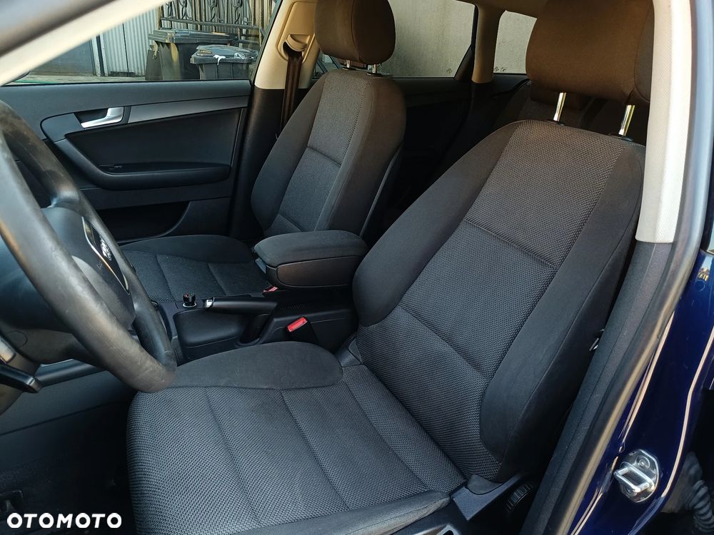 Audi A3 Sportback 1.6 TDI DPF Ambition - 32