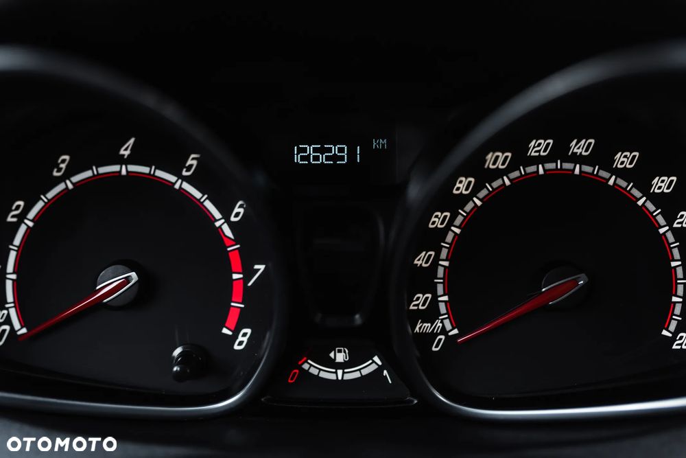 Ford Fiesta - 25