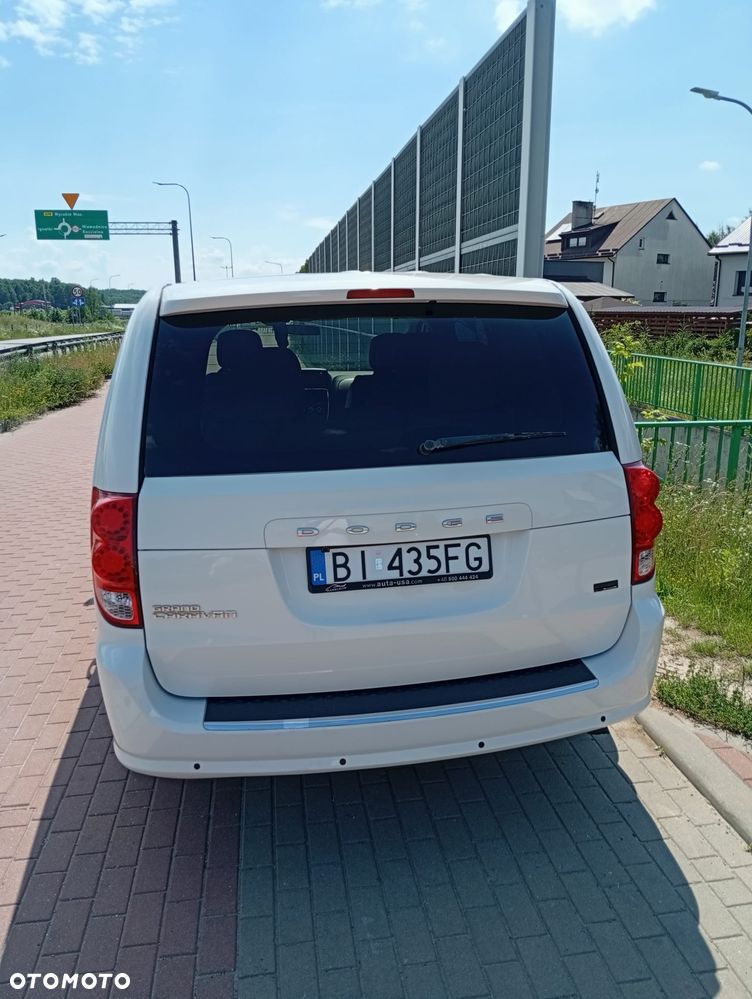Dodge Grand Caravan - 5