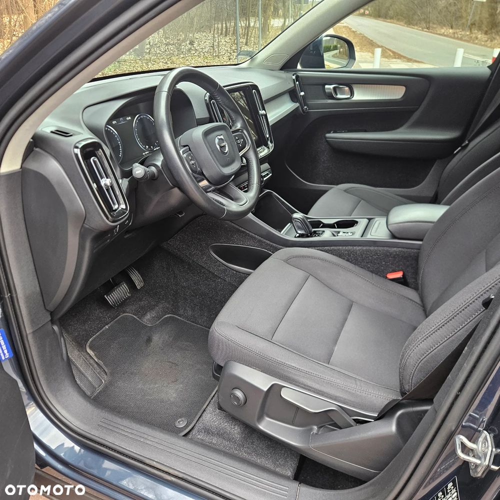 Volvo XC 40 B4 B AWD DKG Momentum Pro - 16