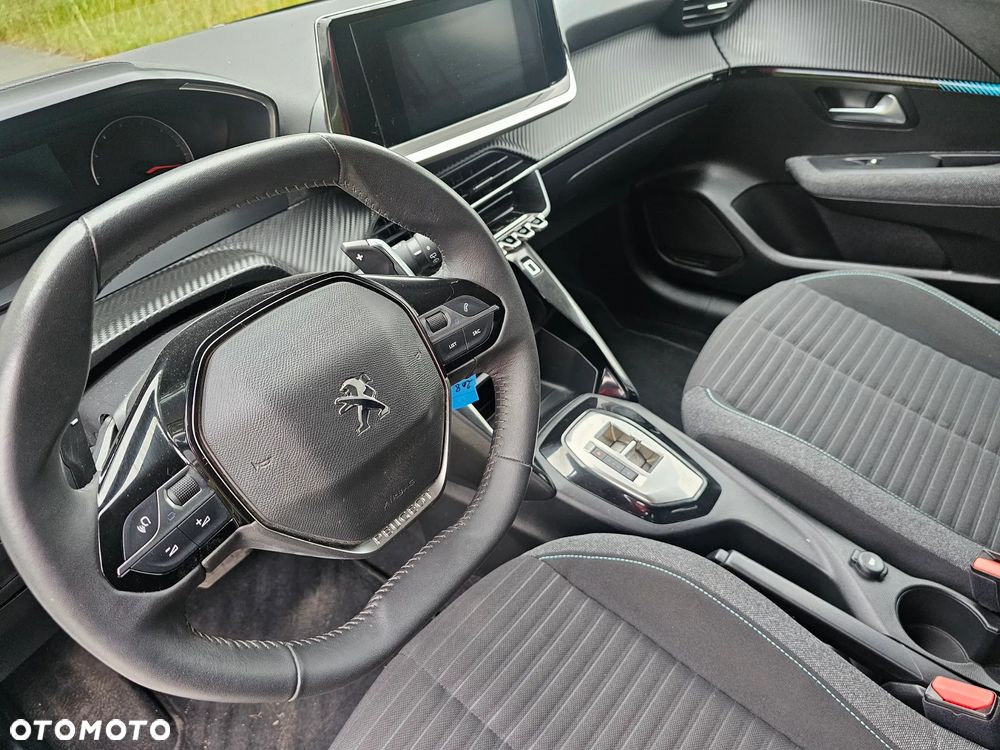 Peugeot 208 - 13
