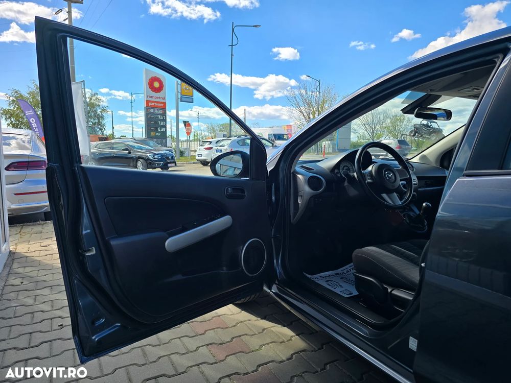 Mazda 2 - 15
