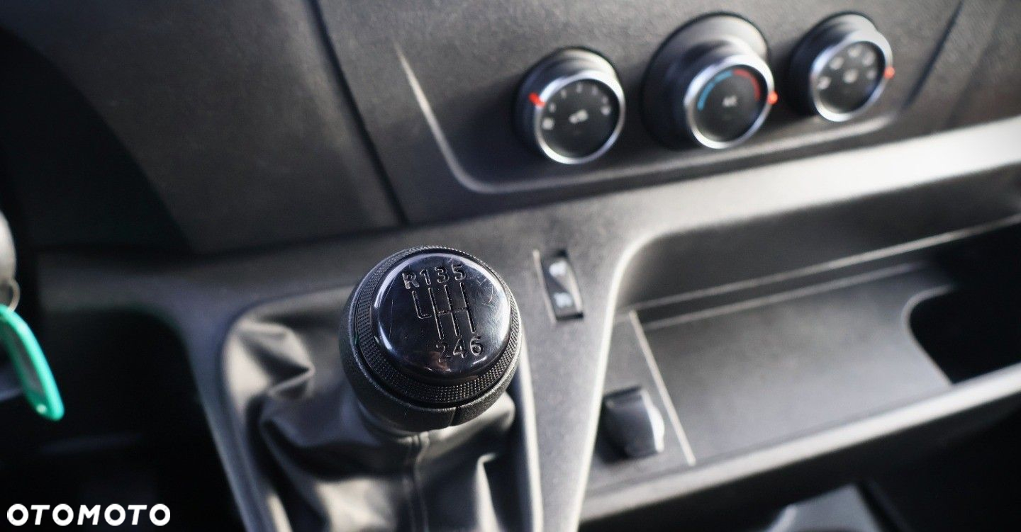 Nissan NV400 - 18