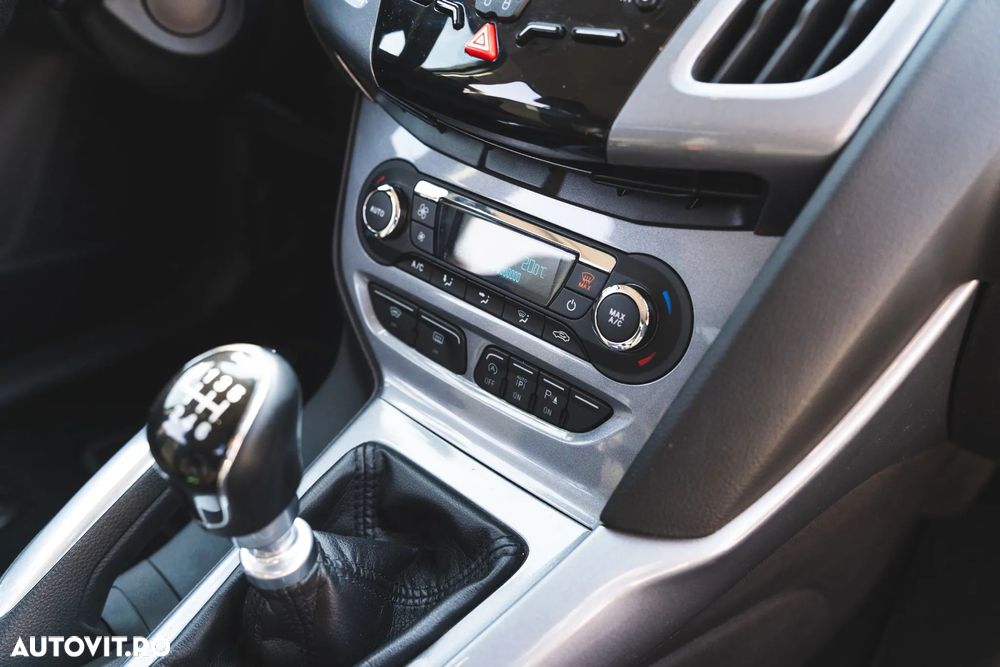 Ford Focus 1.6 EcoBoost Start-Stopp-System Titanium - 12