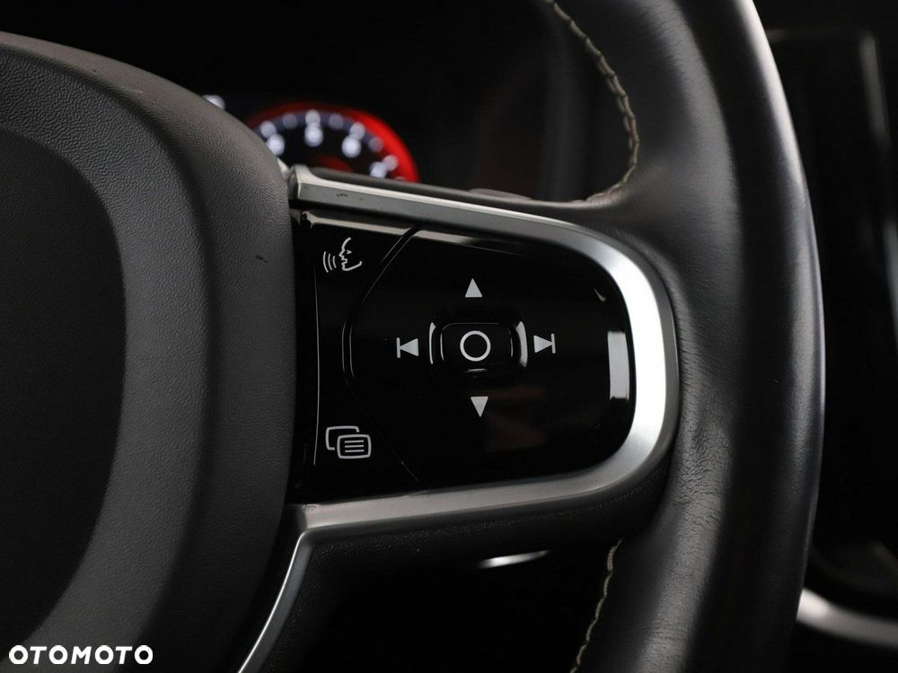 Volvo V60 T8 AWD Recharge Geartronic RDesign - 32