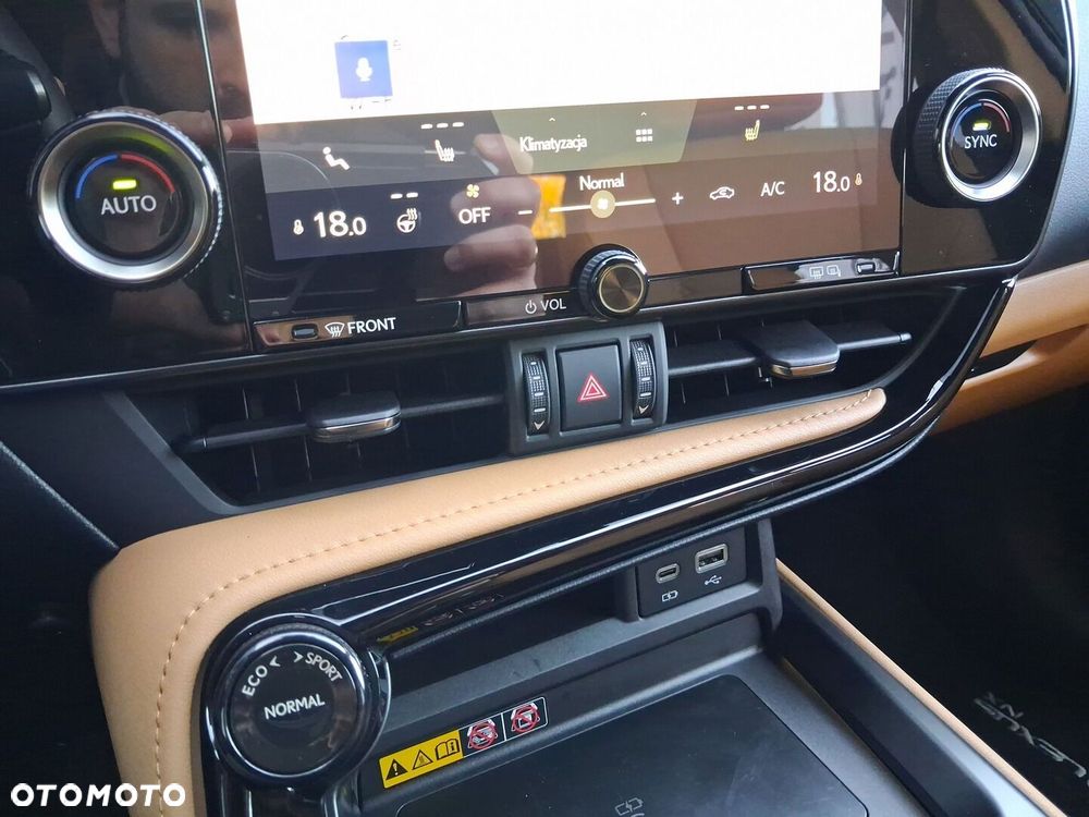 Lexus NX 350h Prestige 2WD - 18