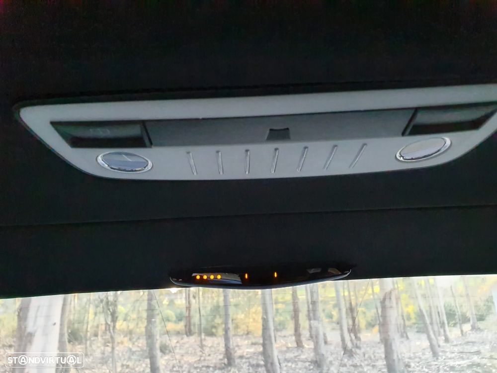 Mercedes-Benz E 300 Bluetec Hybrid Avantgarde - 14