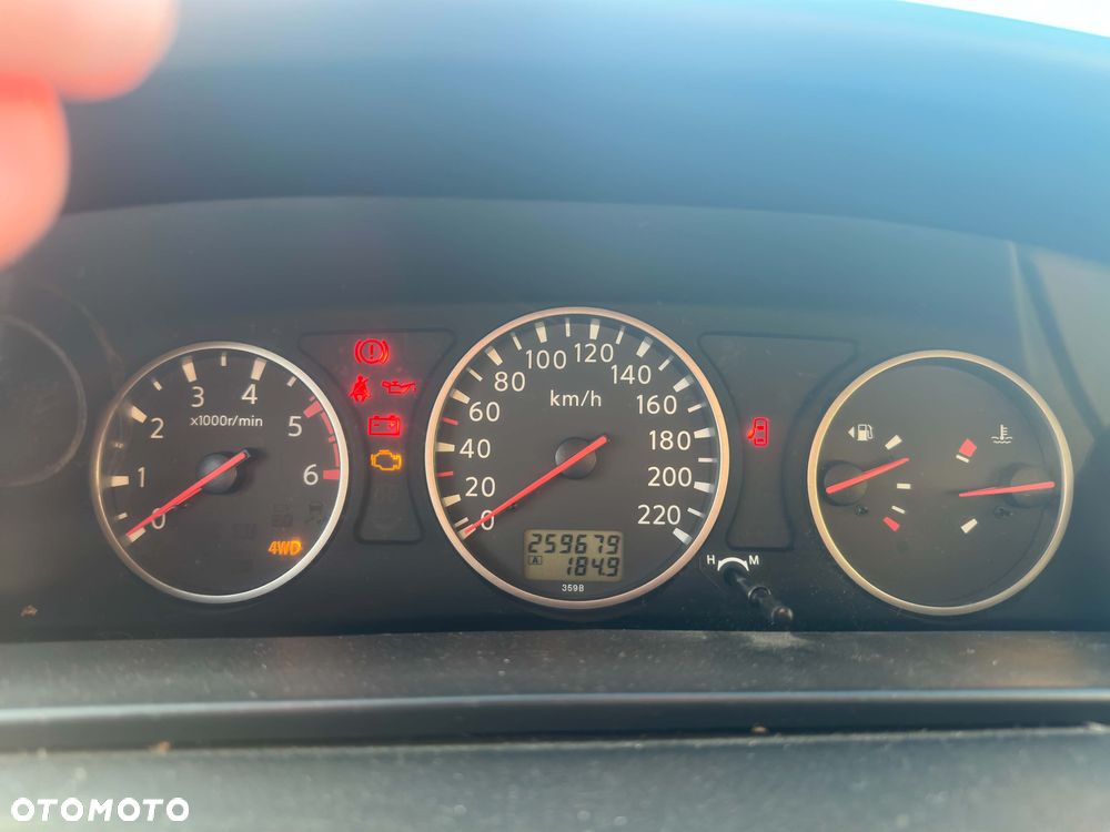 Nissan X-Trail 2.2 dCi 4x4 Columbia - 30