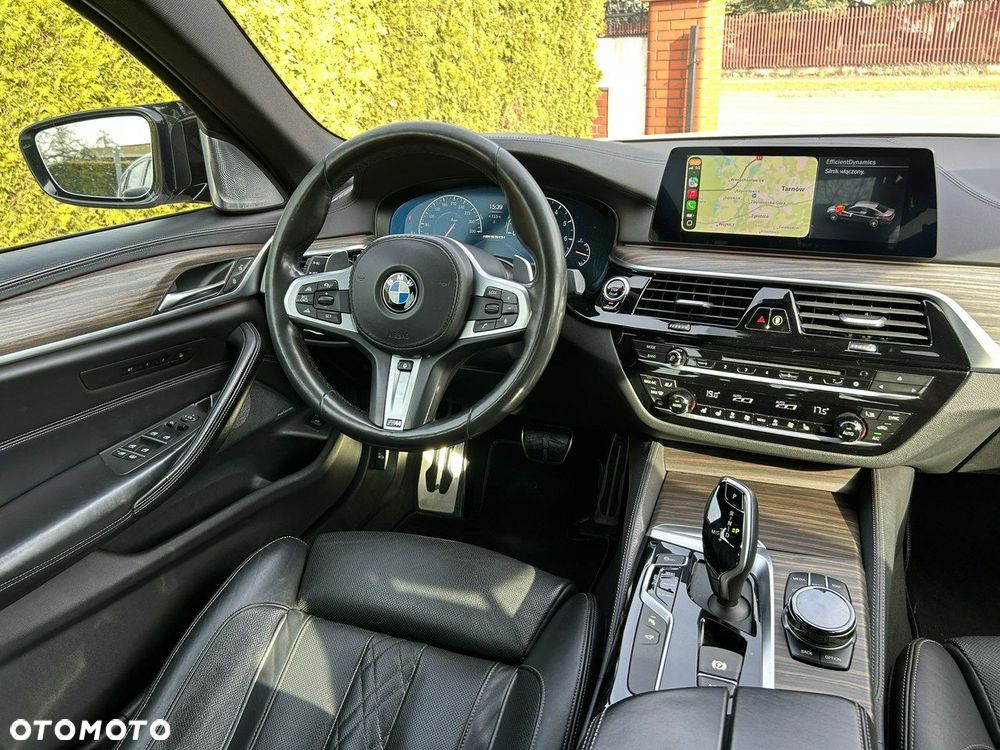 BMW Seria 5 M550i xDrive sport - 20