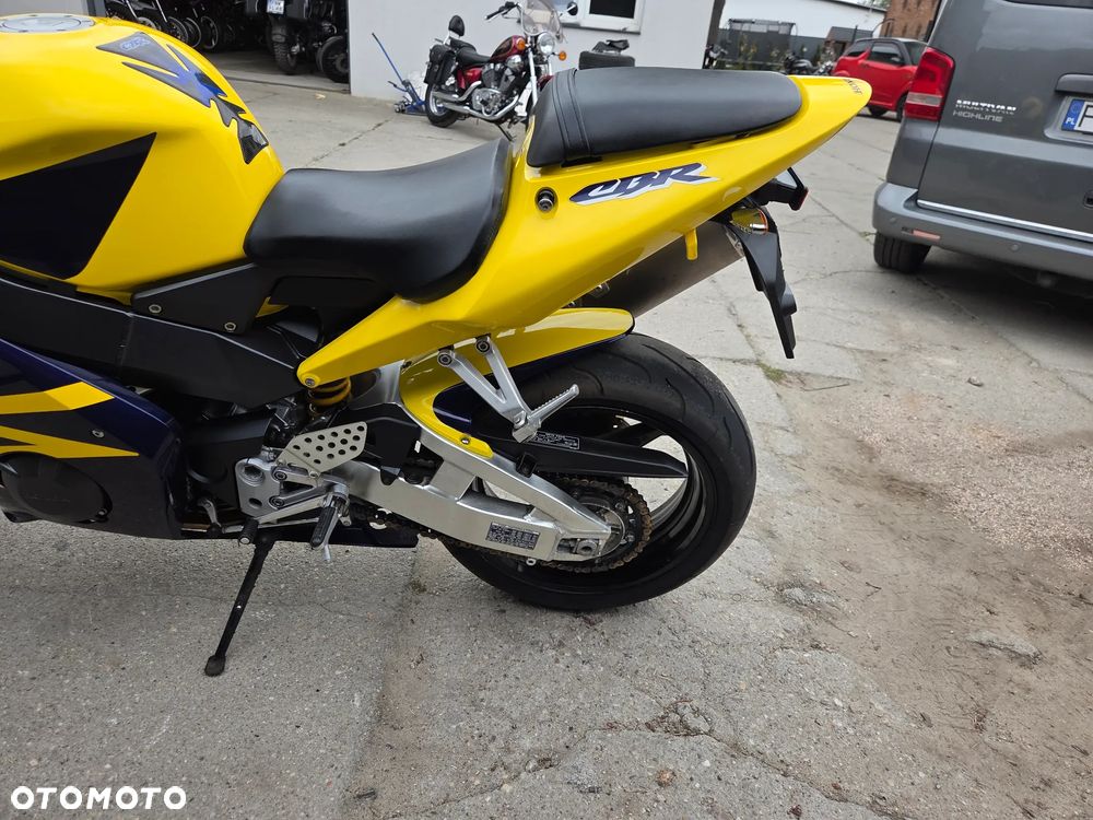 Honda CBR - 13
