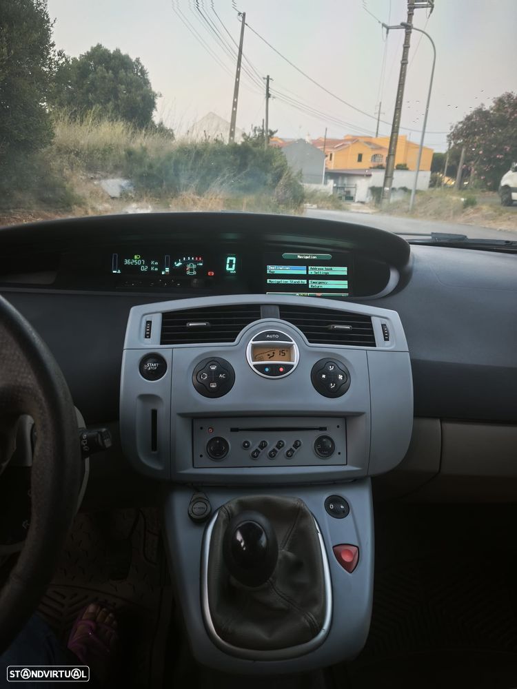 Renault Grand Scénic 1.5 dCi Confort - 9