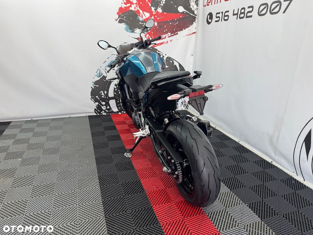BMW F - 26
