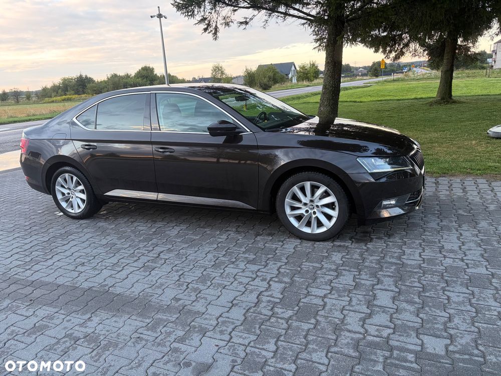 Skoda Superb 2.0 TDI Style DSG - 3
