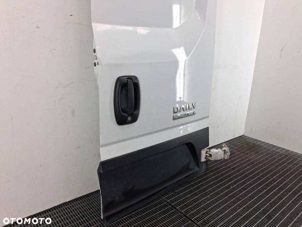 DRZWI TYLNE PRAWE IVECO DAILY VI L2H3 KOMPLETNE - 3
