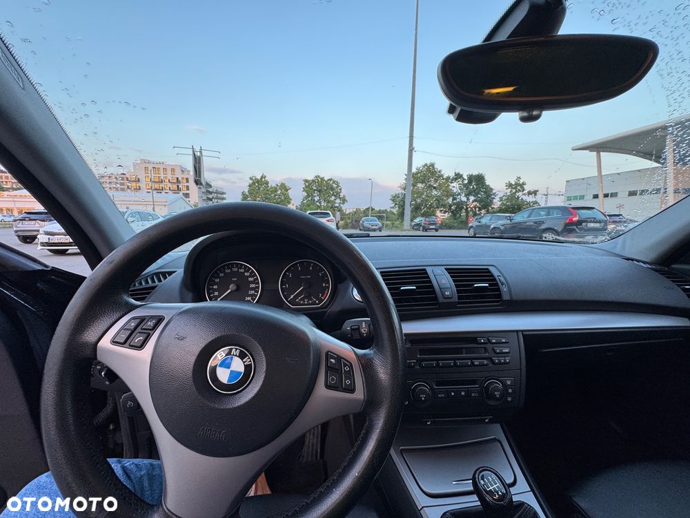 BMW Seria 1 120i - 20