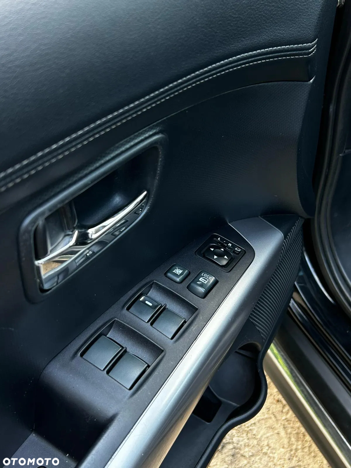 Mitsubishi Outlander - 6