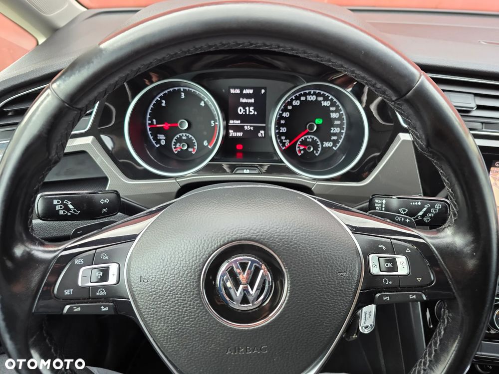 Volkswagen Touran 2.0 TDI SCR DSG Join - 13