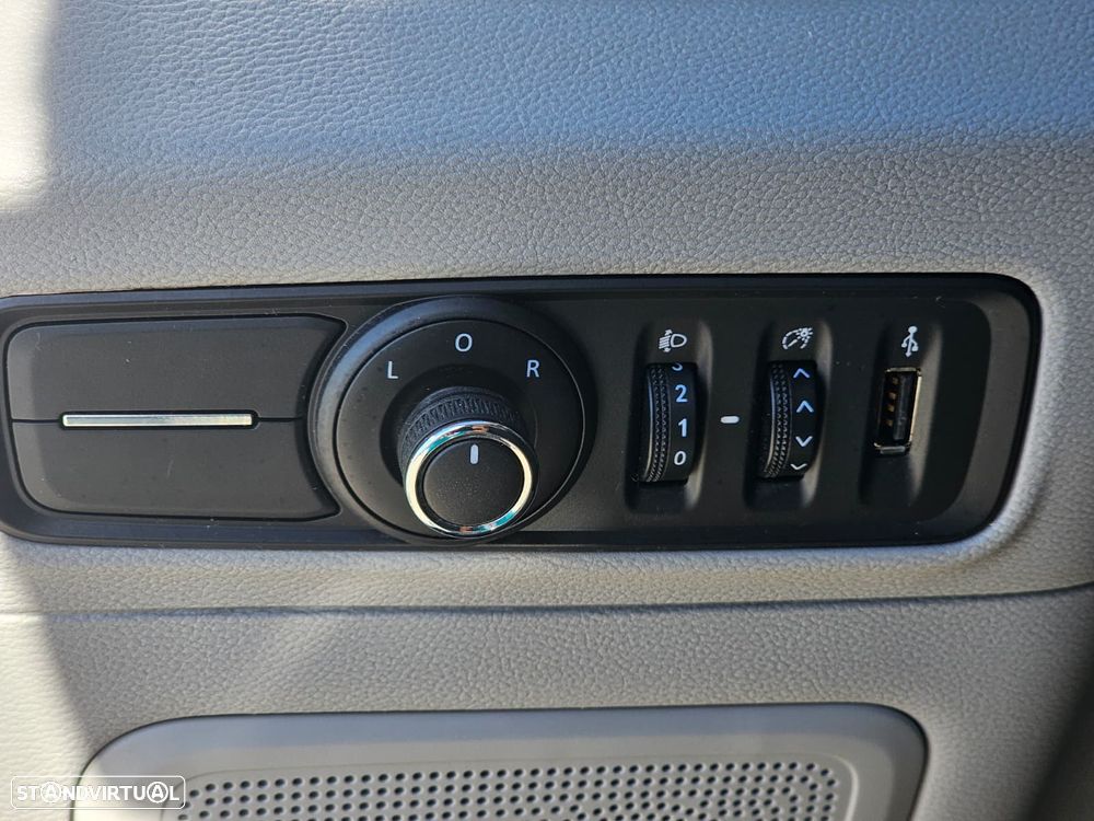 Maxus DELIVER 9 - 34