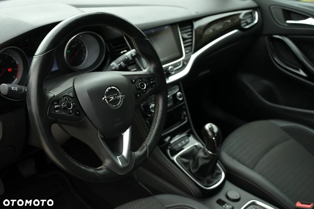 Opel Astra 1.4 Turbo Innovation - 25
