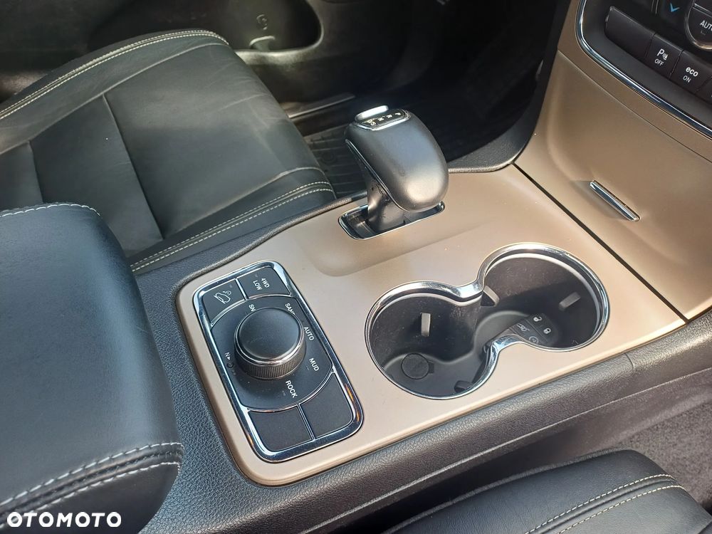 Jeep Grand Cherokee - 19