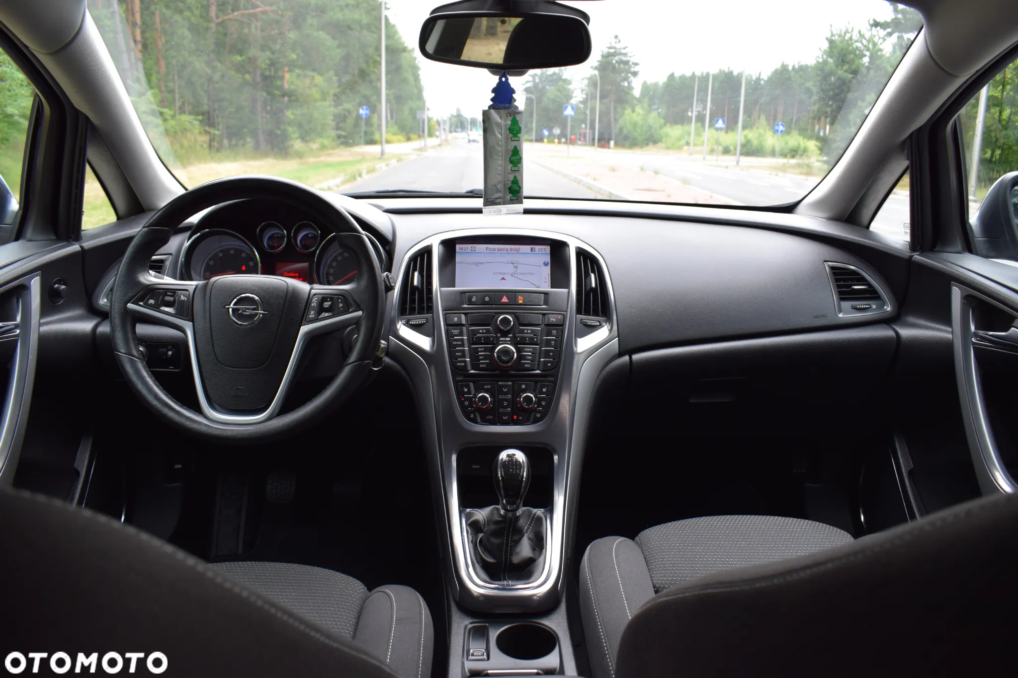 Opel Astra 1.6 Turbo Cosmo - 25