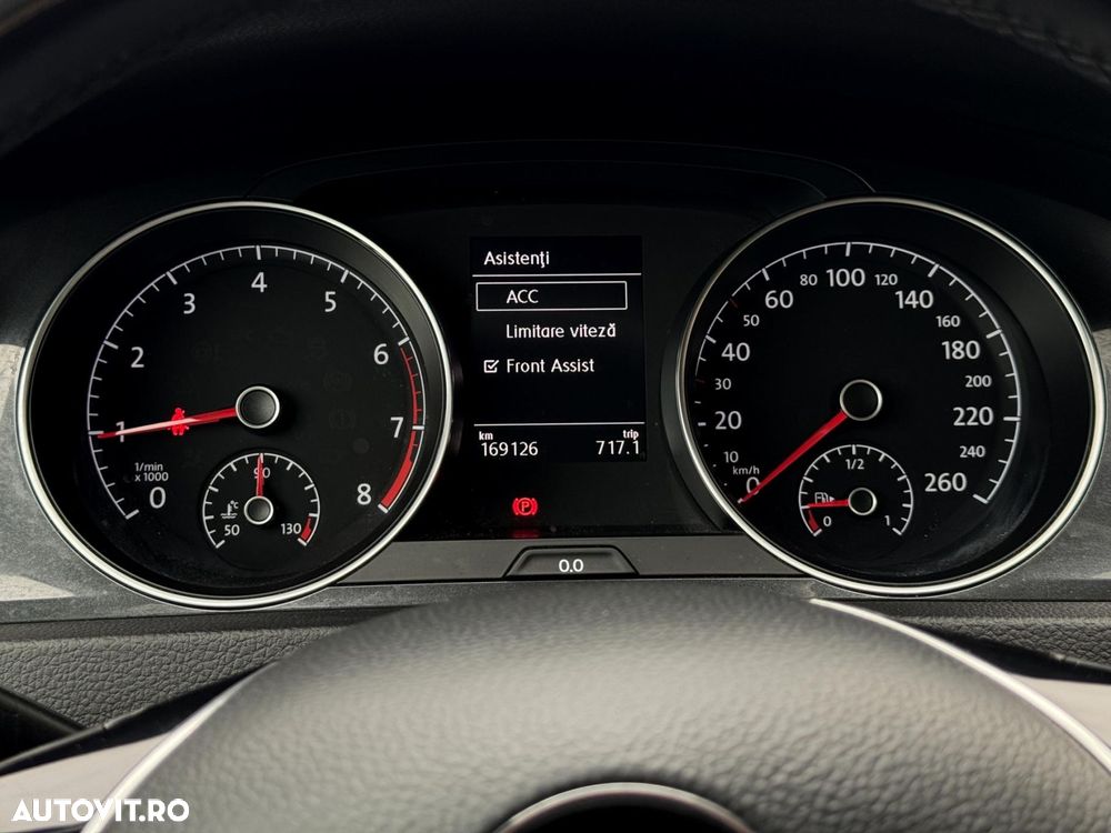 Volkswagen Golf - 19