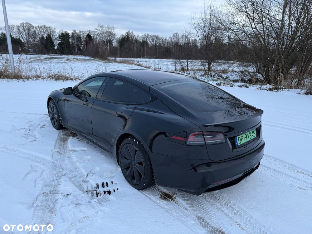 Tesla Model S - 11