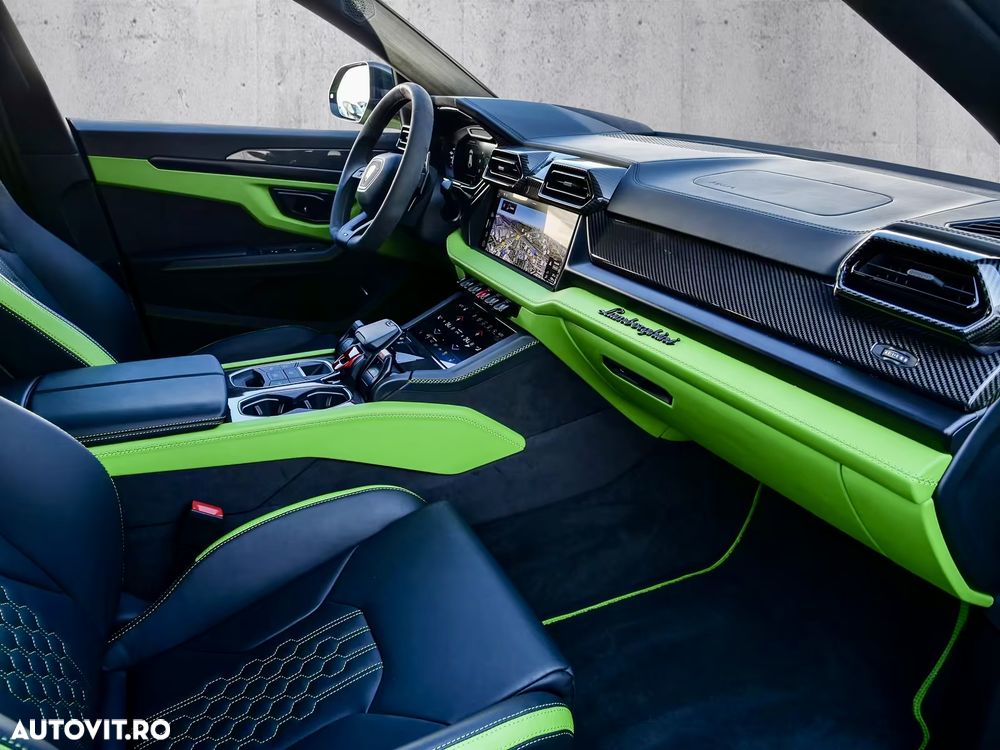 Lamborghini URUS - 14