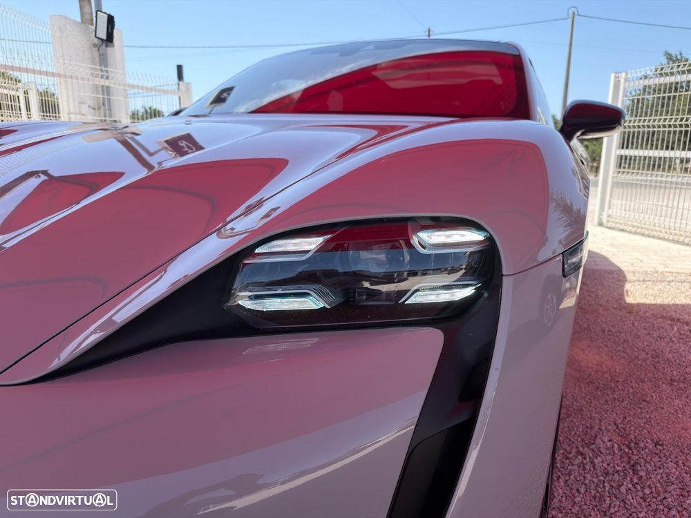 Porsche Taycan Turbo - 41