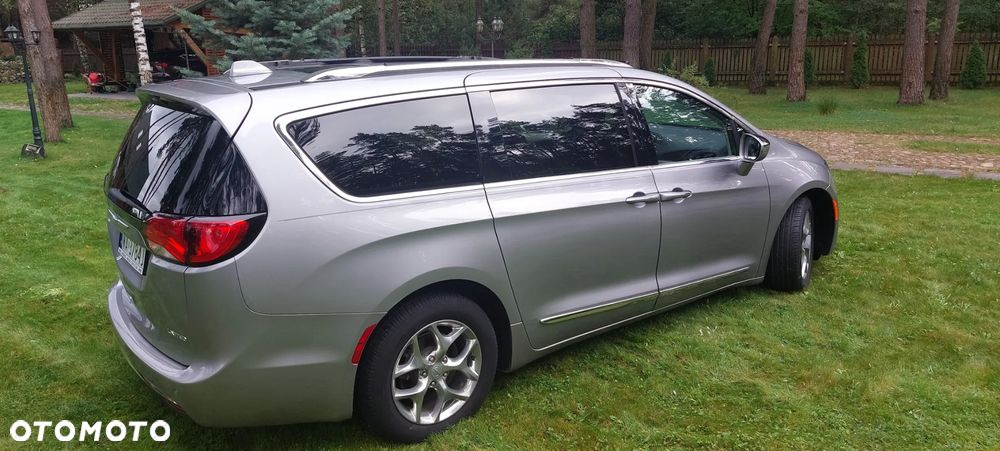 Chrysler Pacifica - 6
