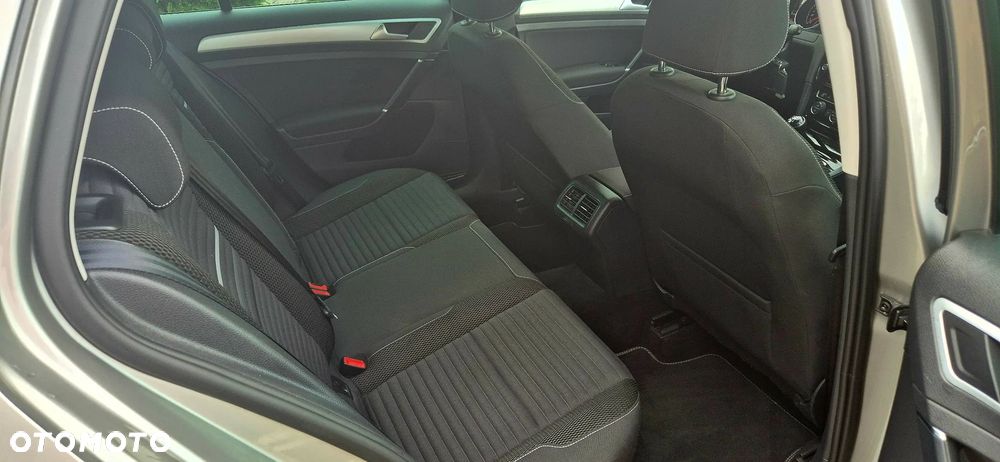Volkswagen Golf - 9