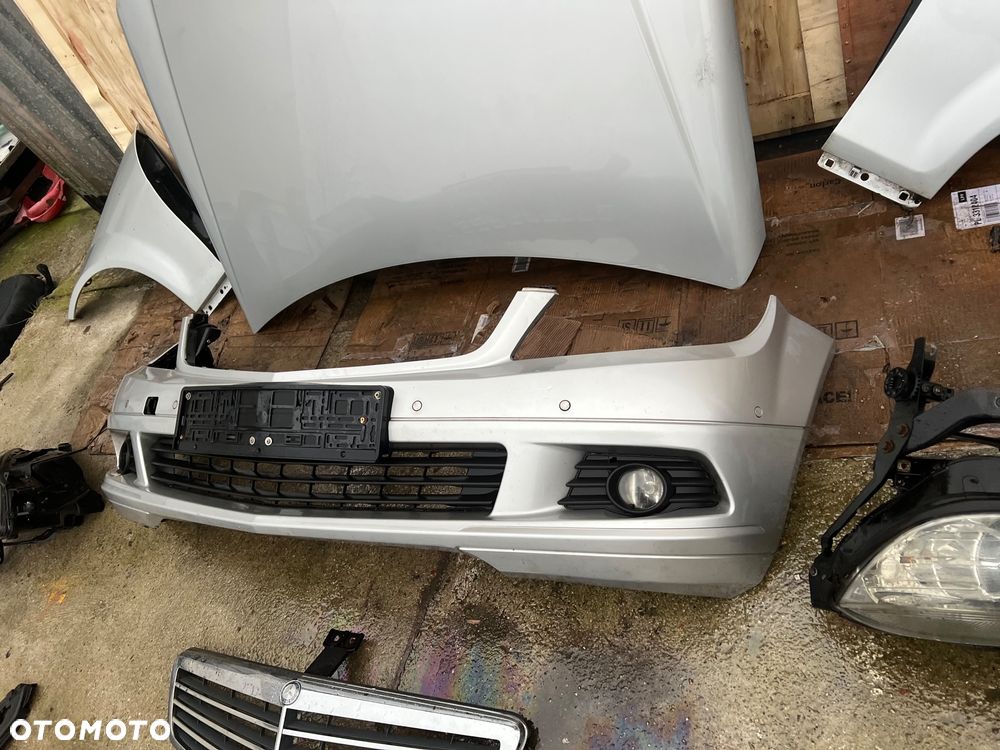 Mercedes w204 przód kompletny maska grill gril lampy lusterko c775 błotnik przedni prawy lewy przód zbiorniczek spryskiwaczy zderzak przedni pdc klapa bagażnika zderzak tył tylni lampa tył tylnią pas przedni kompletny z chłodnicami belka w204 c klasa próg zamek drzwi - 8