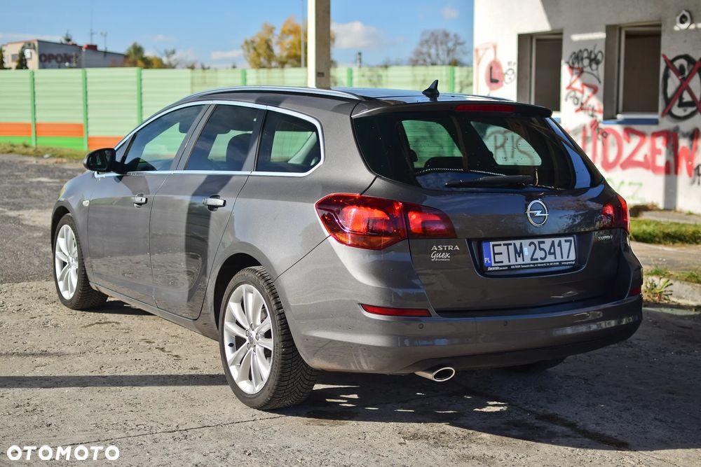 Opel Astra 1.4 T Cosmo - 3