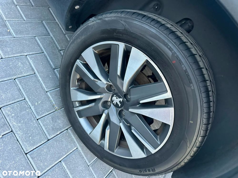 Peugeot 2008 PureTech 110 Stop&Start EAT6 Allure - 21