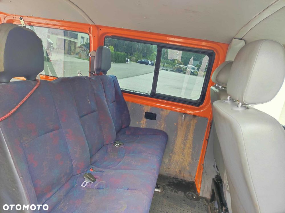 Volkswagen Transporter - 4