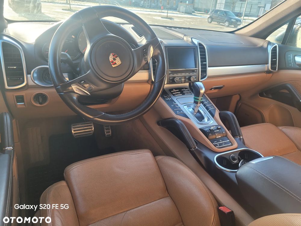 Porsche Cayenne - 8