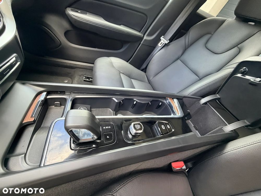Volvo V60 Cross Country B5 B AWD Plus - 21
