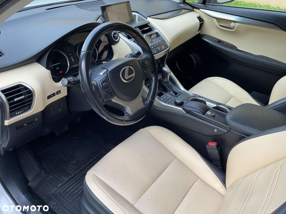 Lexus NX 300h Comfort AWD - 10