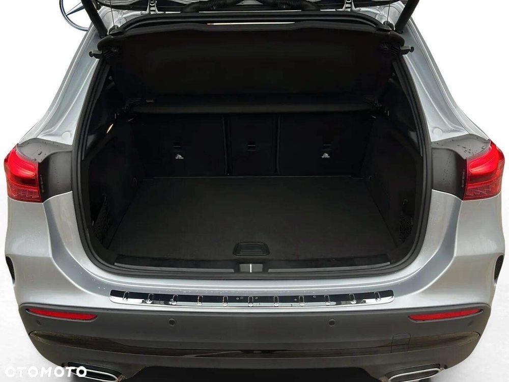 Mercedes-Benz GLA - 18