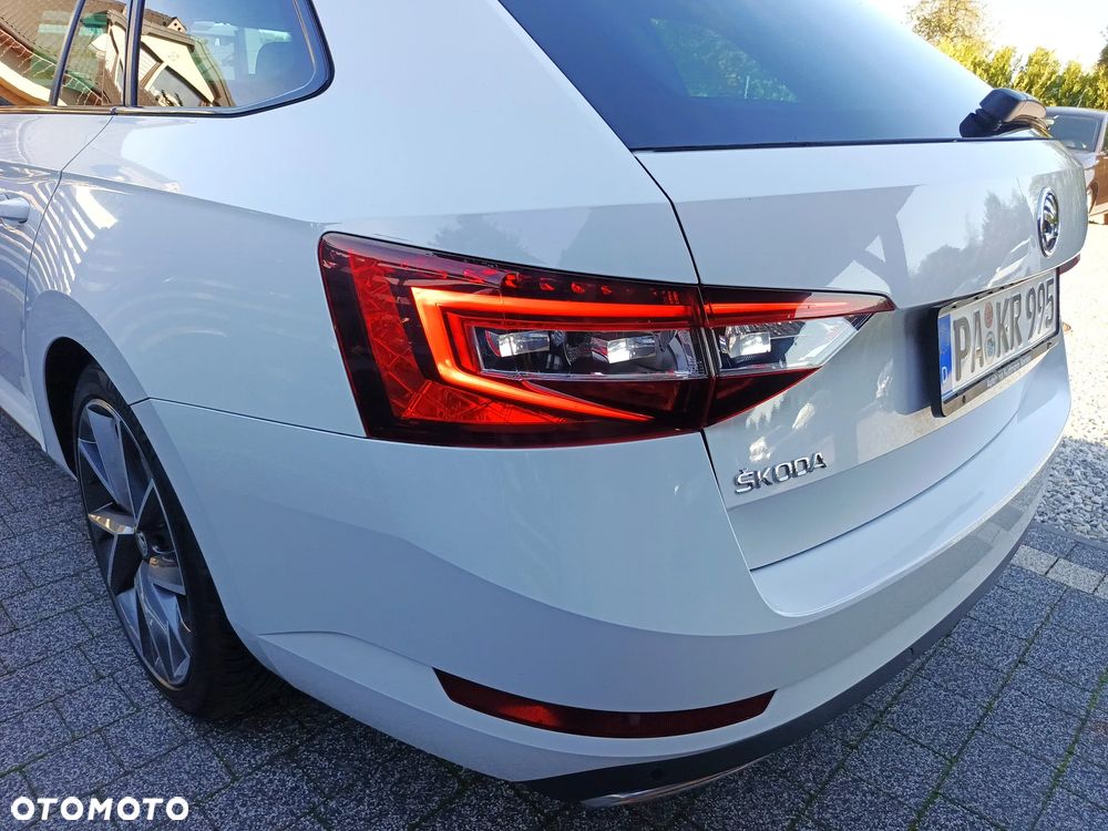 Skoda Superb 2.0 TDI DSG Sportline - 13