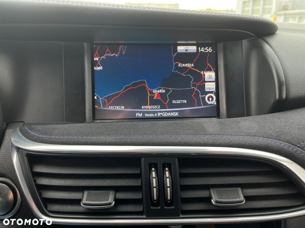 Infiniti Q30 - 26