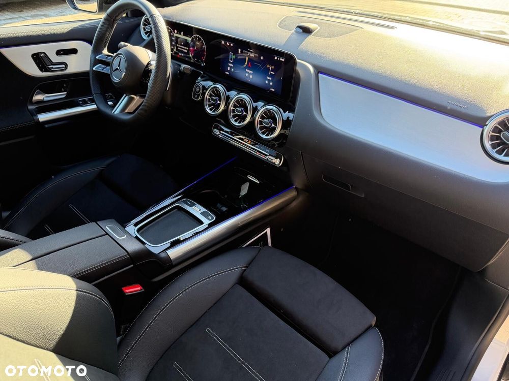 Mercedes-Benz GLA 220 mHEV 4-Matic AMG Line 8G-DCT - 13