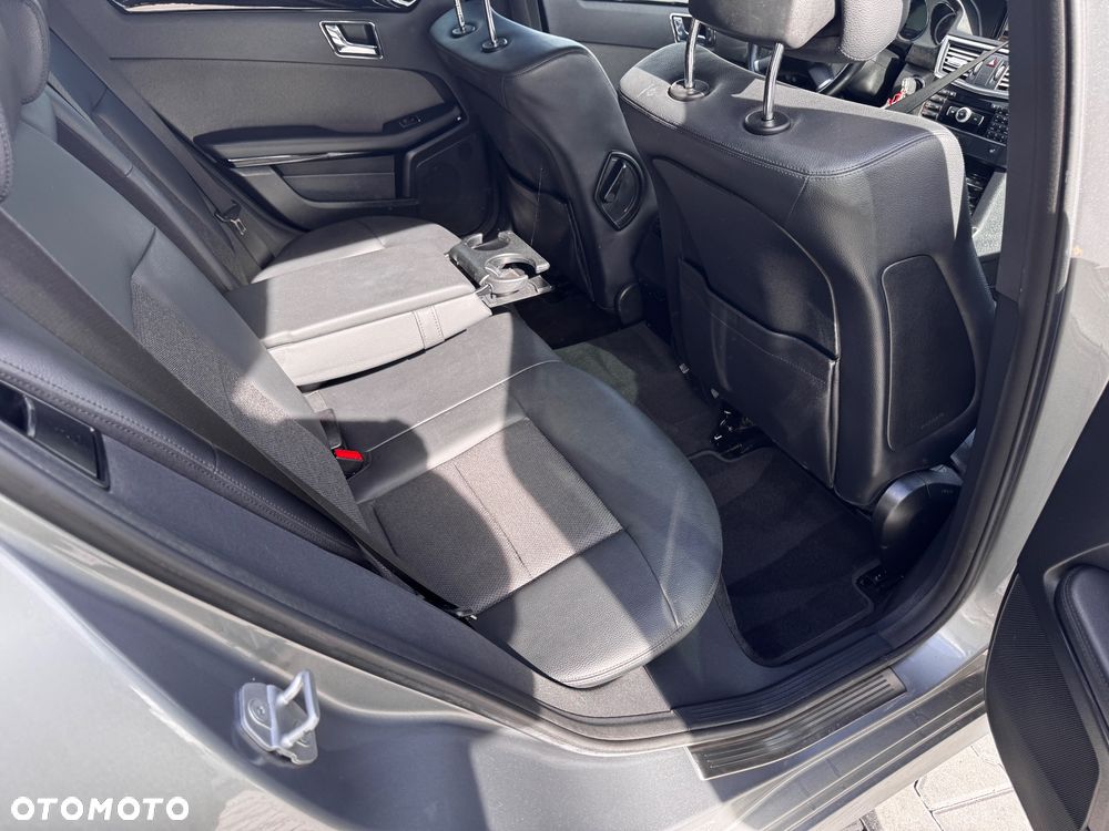 Mercedes-Benz Klasa E 250 CDI DPF BlueEFFICIENCY 7G-TRONIC Avantgarde - 25