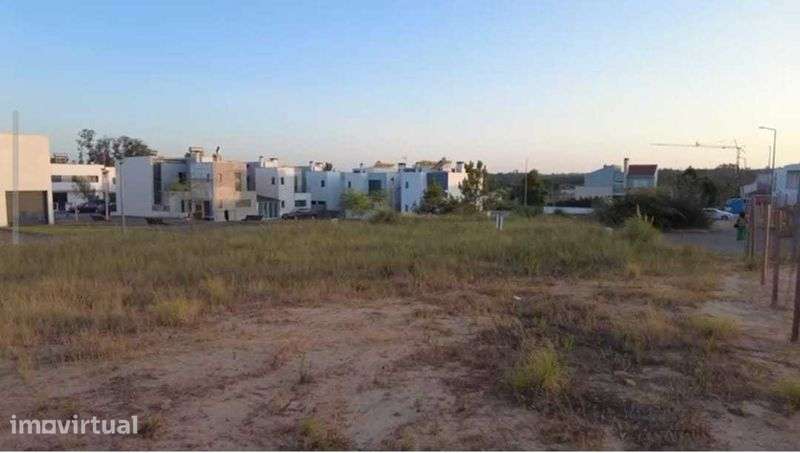 A concretização de uma construção idealizada, num só lote de terreno. - Grande imagem: 4/8